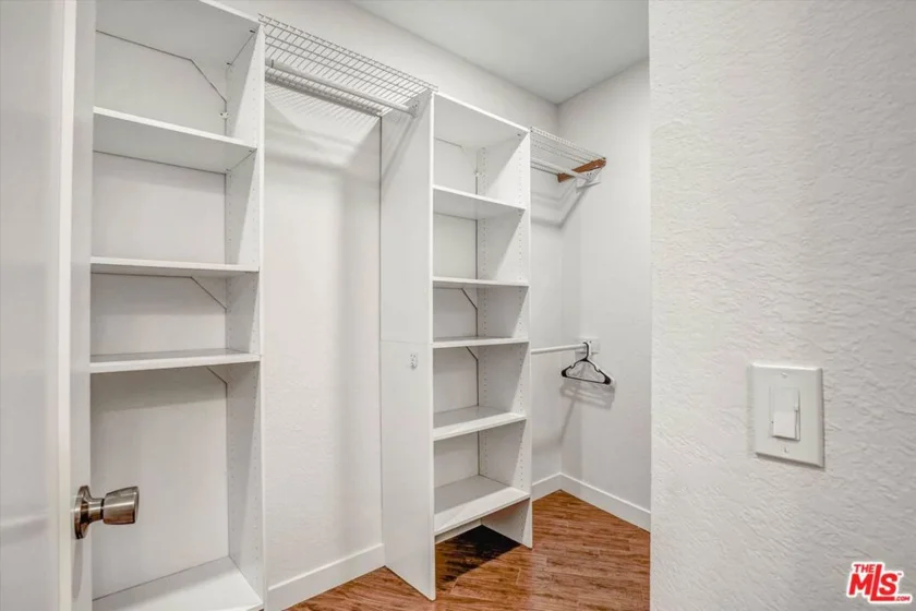 4506 Saugus Avenue #10 photo 10