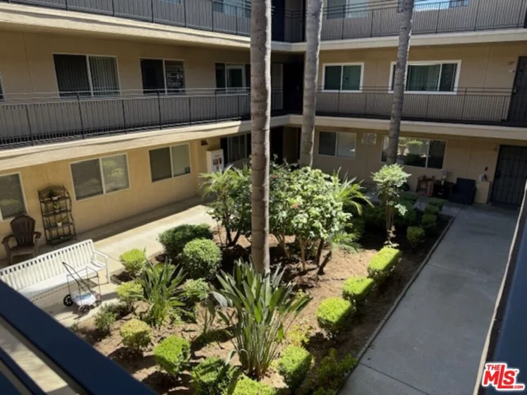 6342 Morse Avenue #205 photo 2