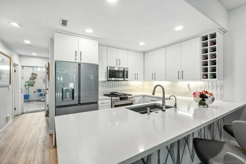2719 3rd Avenue photo 1