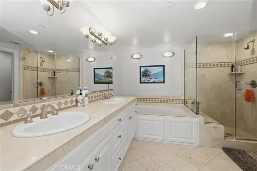 1000 E Ocean #402 photo 20