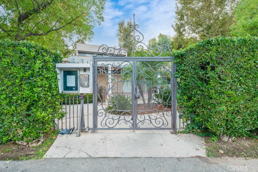 10331 Lindley Avenue #208 photo 1