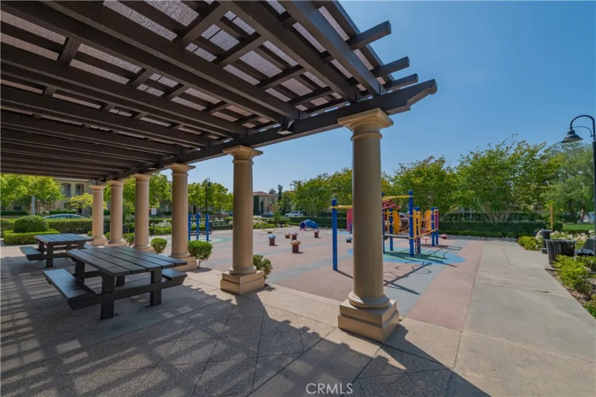 83 Twin Gables photo 45