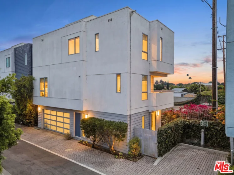 11724 Culver Boulevard #10 photo 2