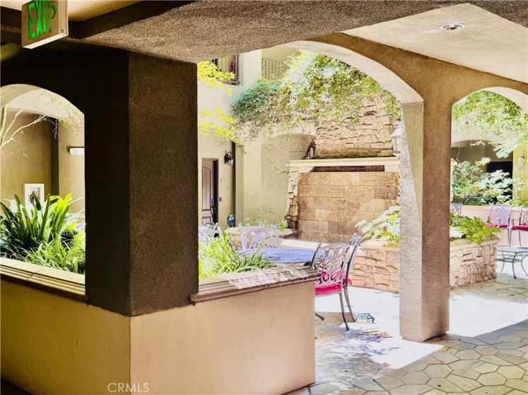 13200 Moorpark #203 photo 4