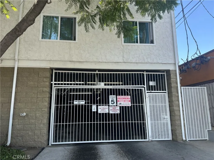 3565 Linden Avenue photo 9