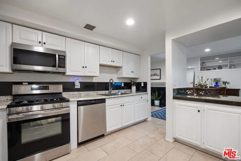 15325 Magnolia Boulevard #108 photo 7