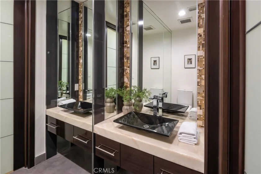 1318 S Roxbury #210 photo 27