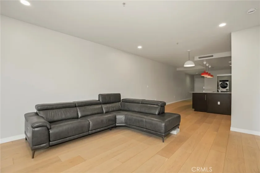 540 S Kenmore Avenue #203 photo 36