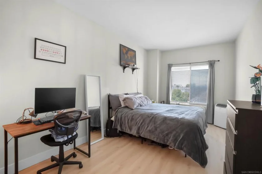 2828 University Avenue #406 photo 4