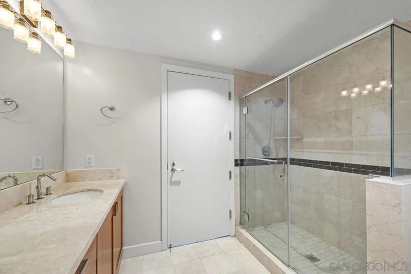 1205 Pacific Hwy #3101 photo 37