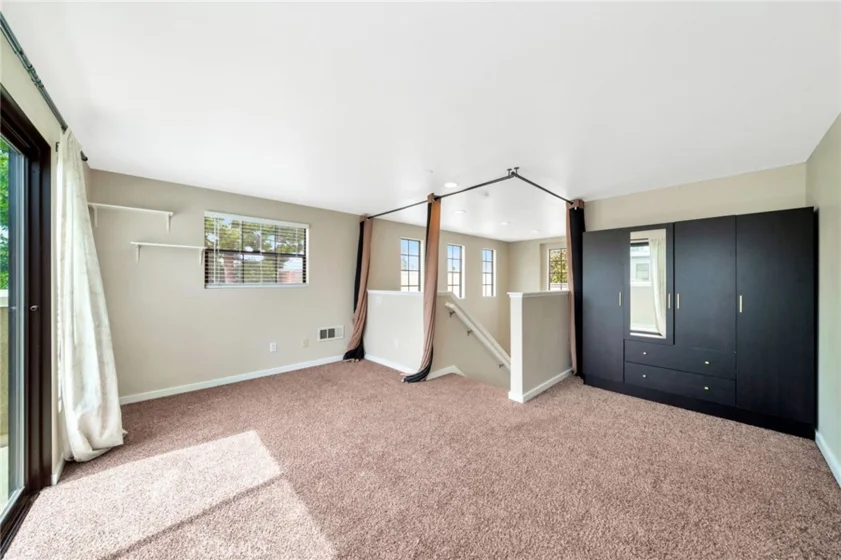 563 W Maple Avenue photo 28