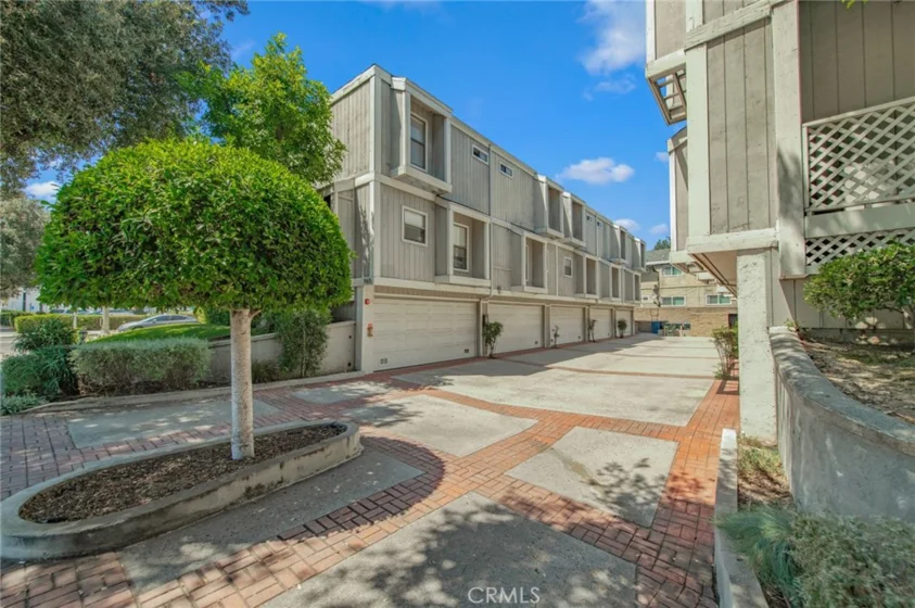 965 E Del Mar Boulevard #4 photo 2