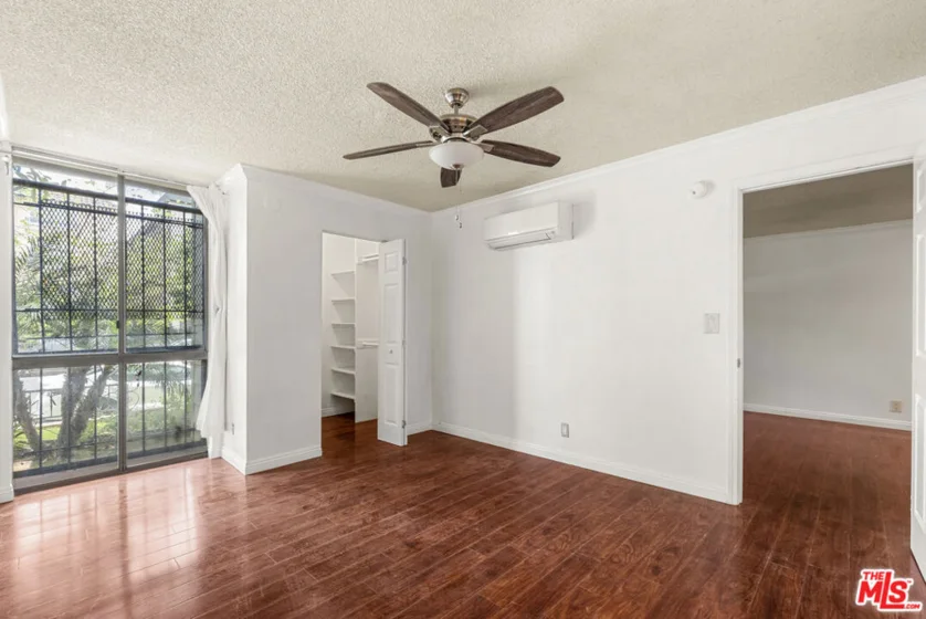 525 S Ardmore Avenue #107 photo 22