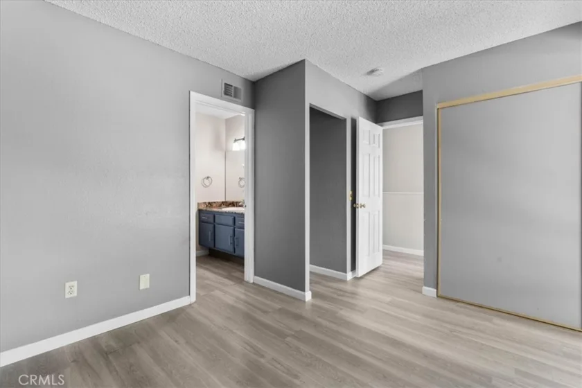 4727 Knickerbocker photo 23