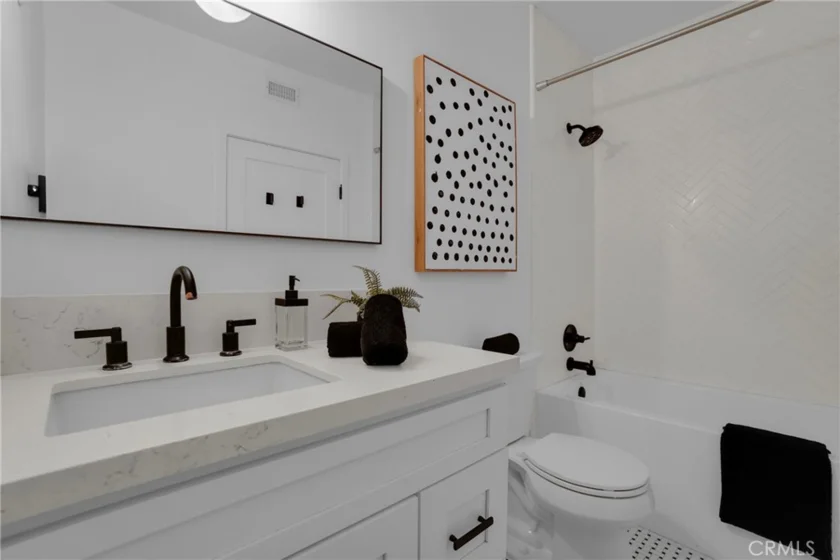 1871 Greenfield Avenue #102 photo 10