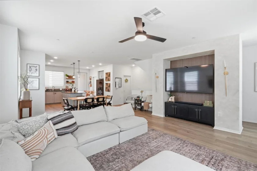 5491 Seacliff Place #108 photo 14