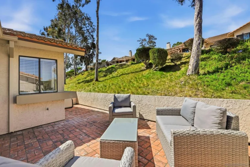 12855 Via Moura photo 22
