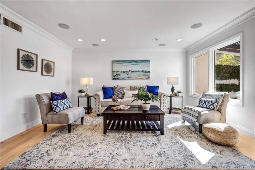 70 Fairlake photo 26