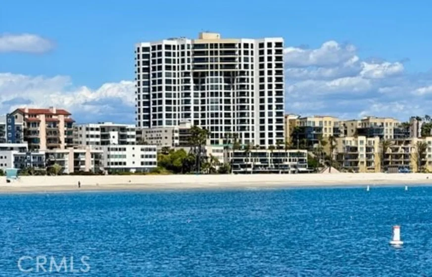 1310 E Ocean #405 photo 3