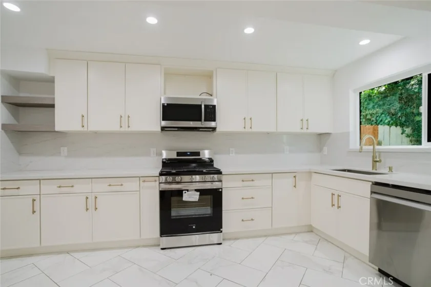 8740 Willis Avenue #6 photo 24