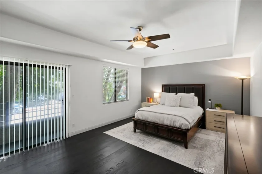 4477 Woodman Avenue #202 photo 9