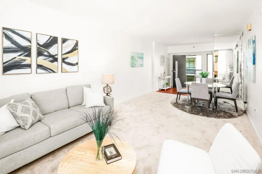 425 W Beech #327 photo 14