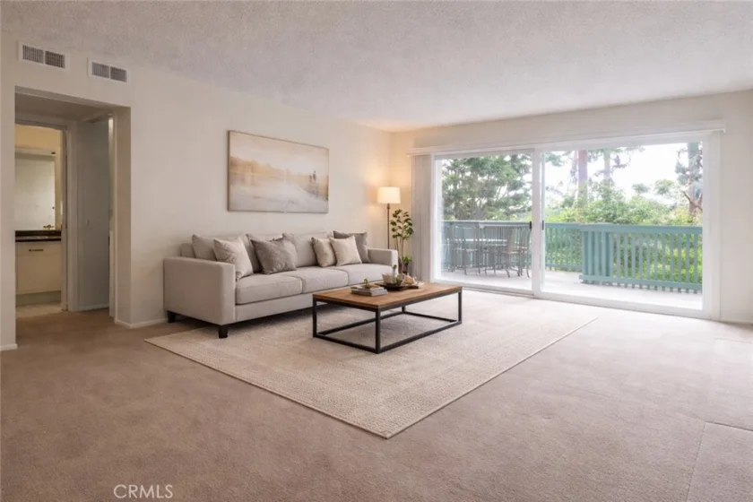 424 N Bellflower #101 photo 4