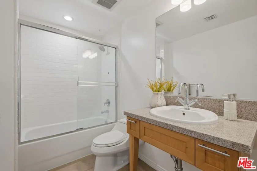 4050 Glencoe Avenue #315 photo 13