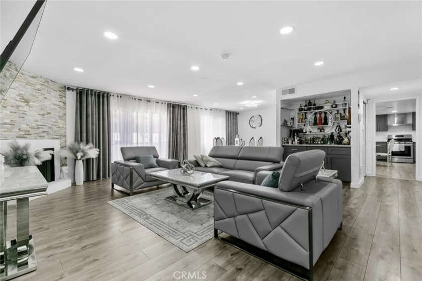 8801 Cedros Avenue #7 photo 3