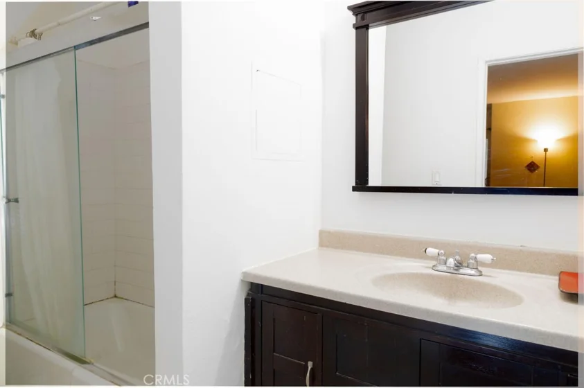 15344 Weddington Street #104 photo 12