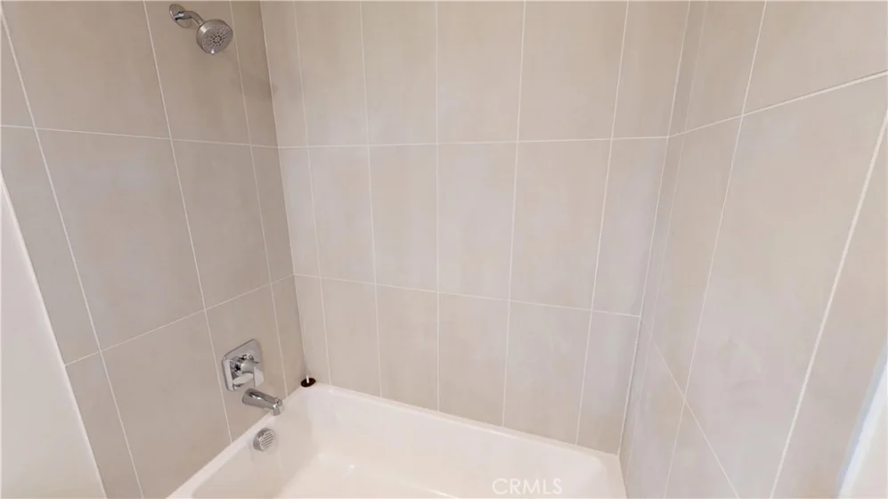 1878 E Walnut Street #203 photo 20