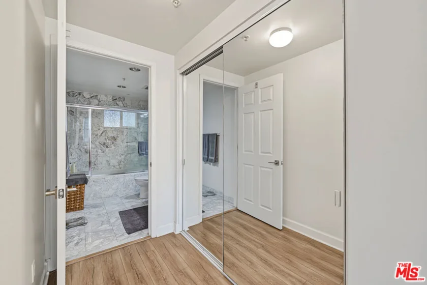 6038 Carlton Way #305 photo 14