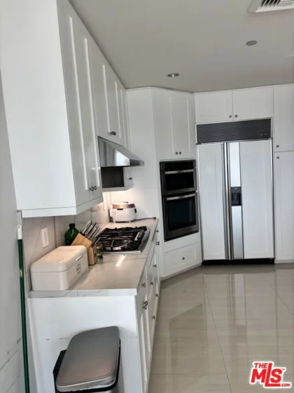 10727 Wilshire Boulevard #2002 photo 19