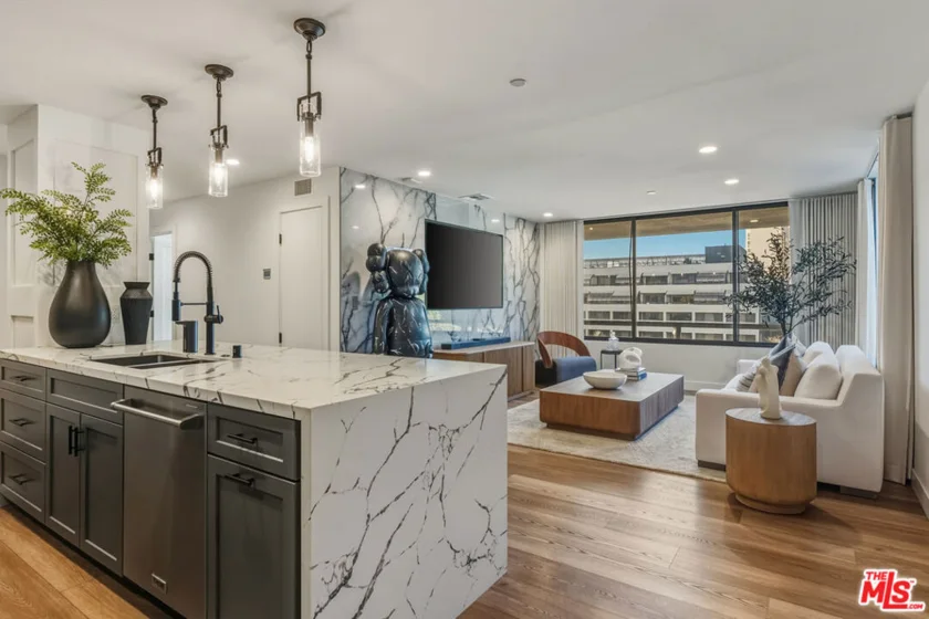 121 S Hope Street #334 photo 13