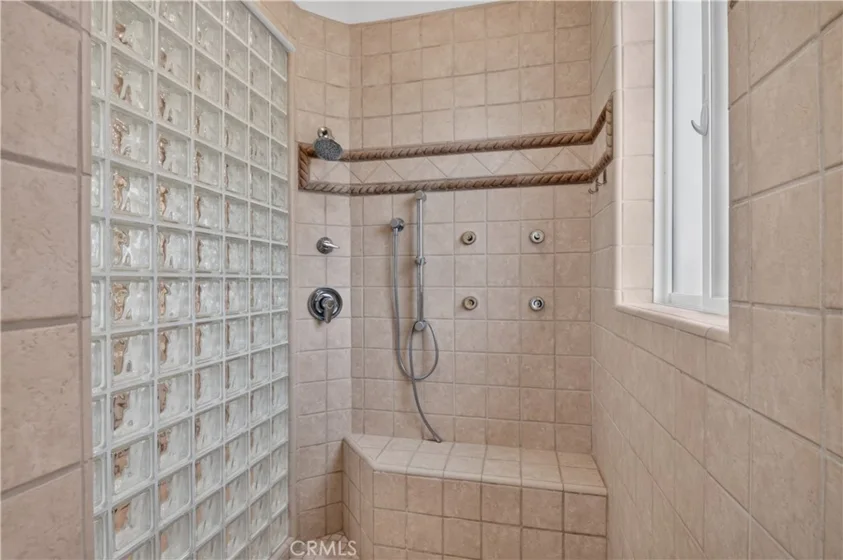 21100 Paseo Montana photo 28