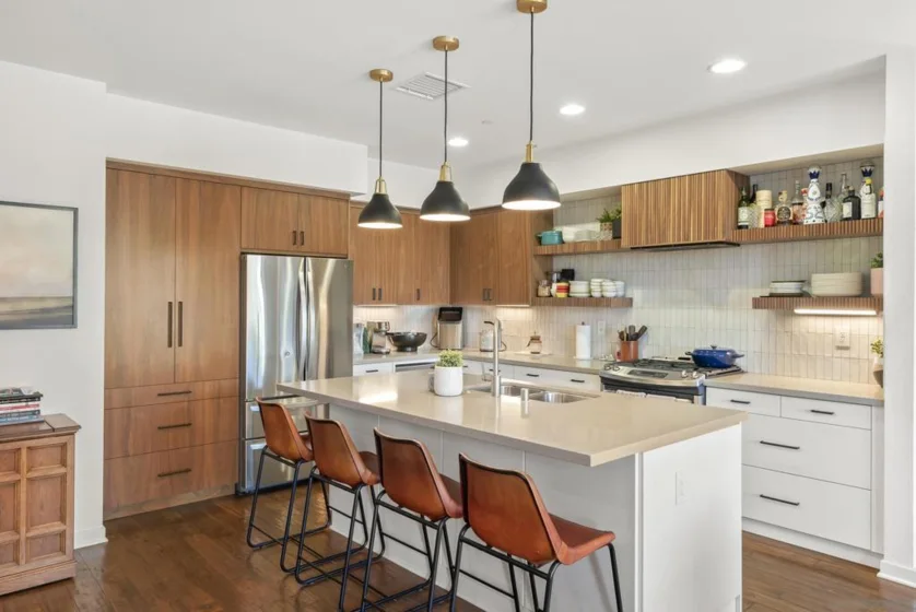 2537 State Street photo 8