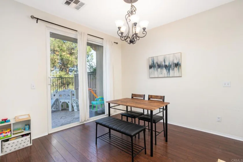 425 S Meadowbrook Drive #123 photo 3