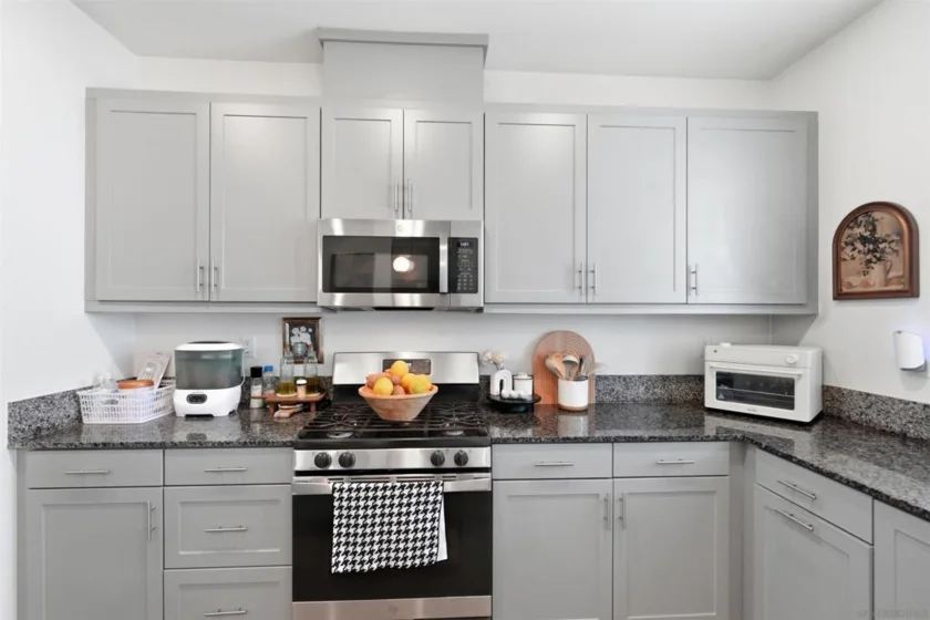 5491 Seacliff Place #108 photo 54