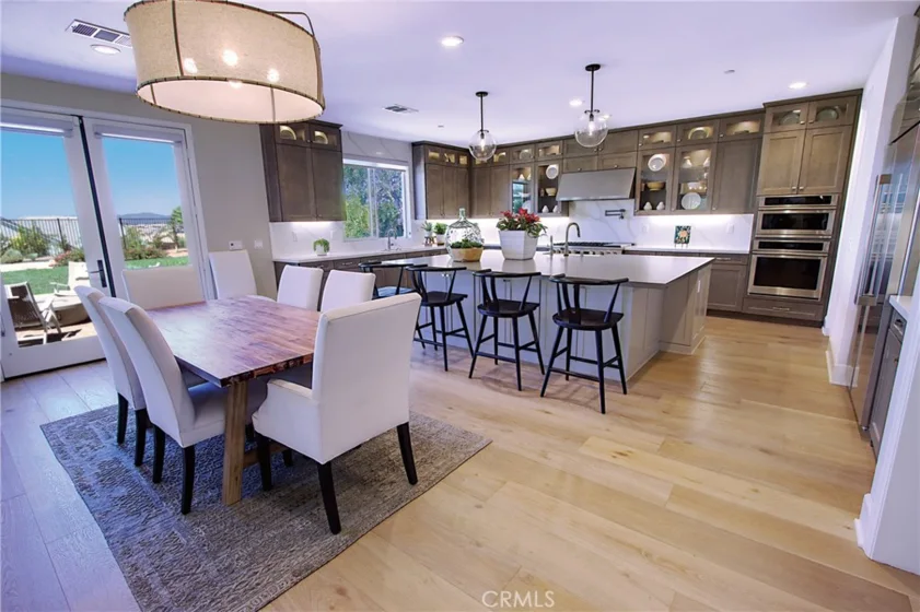 39789 Larkspur photo 4