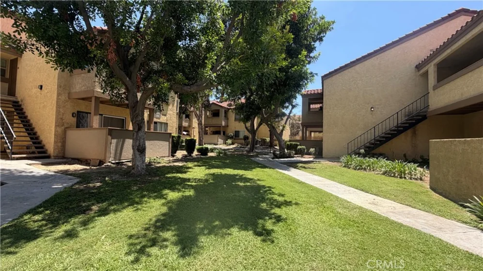 1140 W Blaine Street #101 photo 2