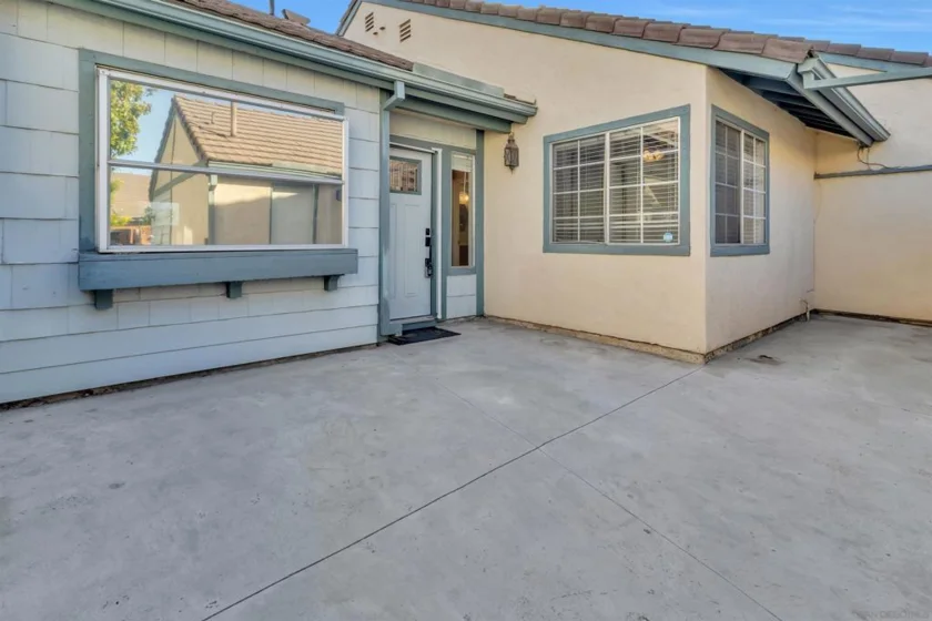 422 Devonshire Gln photo 19
