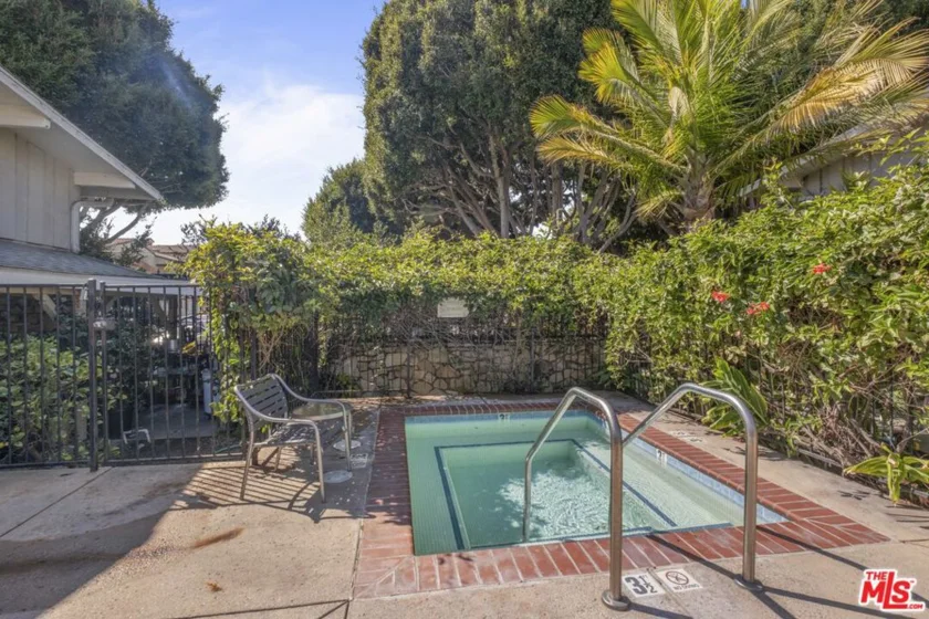 4040 Grand View Boulevard #60 photo 22