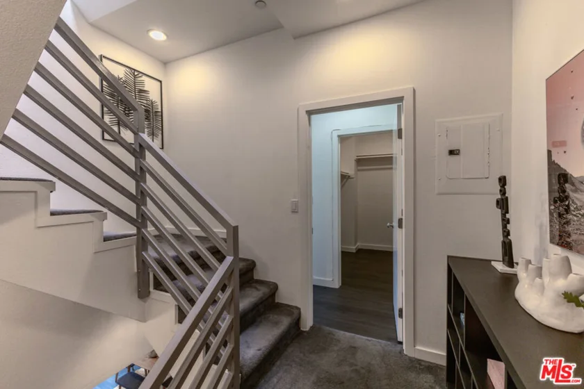 10735 Bloomfield Street #5 photo 10