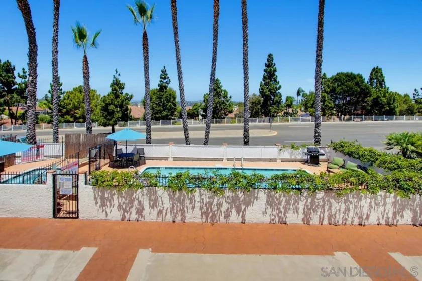 6601 Santa Isabel #B photo 2