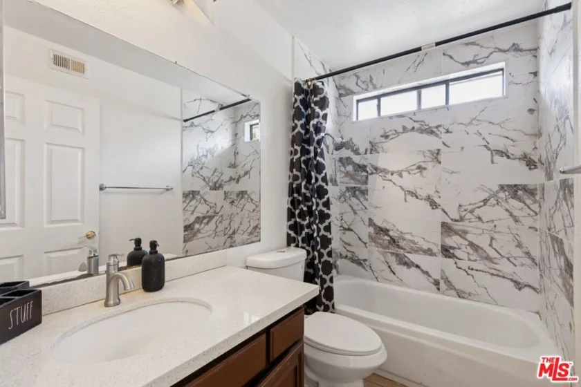 18424 Keswick Street #12 photo 7