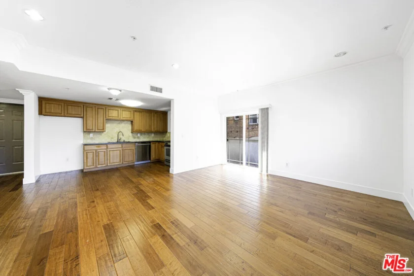 815 S Harvard Boulevard #302 photo 1