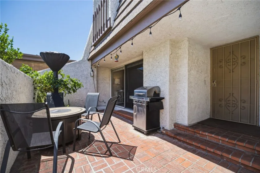 18360 Collins #L photo 7