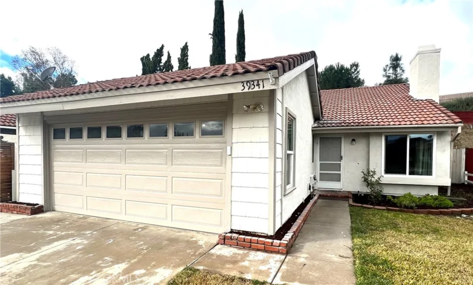 39341 Oak Cliff Drive photo