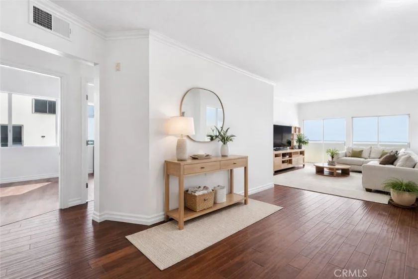 11822 Goshen Avenue #303 photo 1