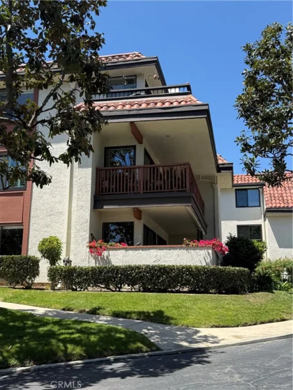 6368 Riviera photo 1